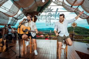 Cleber & Cauan viralizam e alcançam a posição 12º com hit “Até Ficar Velhin” nas plataformas digitais e redes sociais 1 Cleber e Cauan Resenha Piri divulgacao