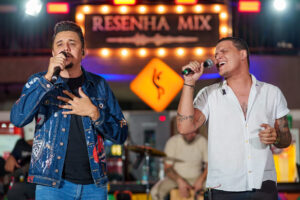 “Resenha Mix” reuniu grandes nomes da música sertaneja 1 Vitor e Versol