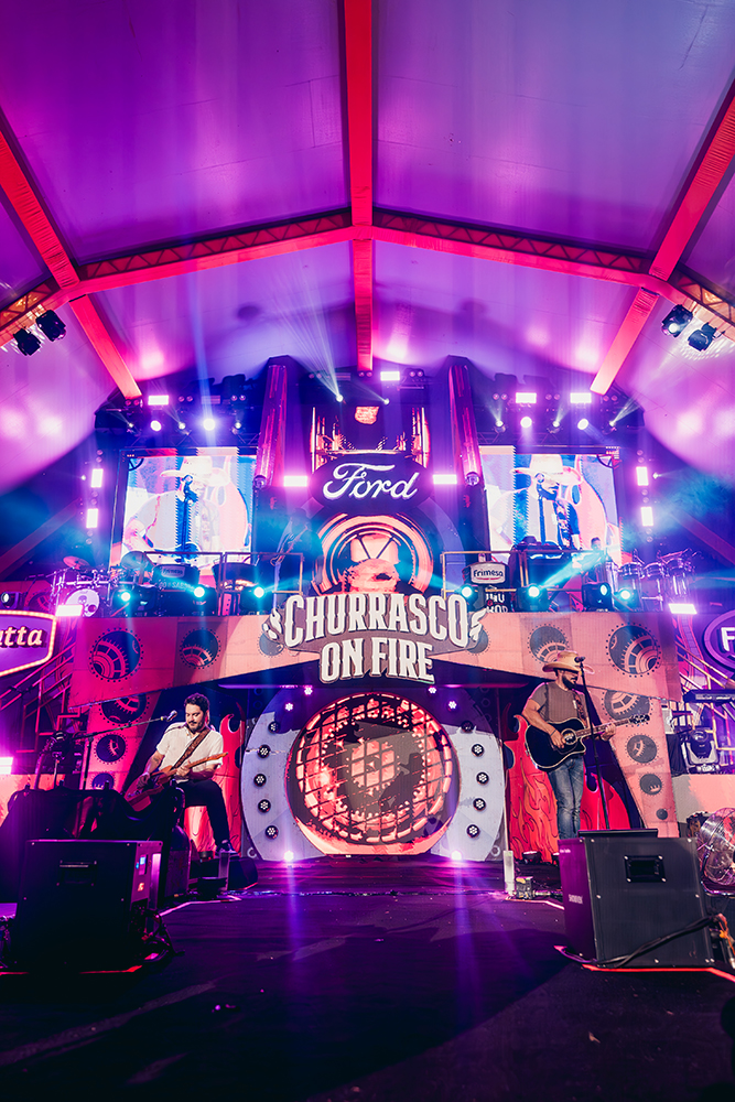 Sucesso absoluto!! Churrasco On Fire, da dupla Fernando & Sorocaba, desembarcou em Porto Rico no feriado de Carnaval pelo quarto ano consecutivo 5 DGV01259 Enhanced NR