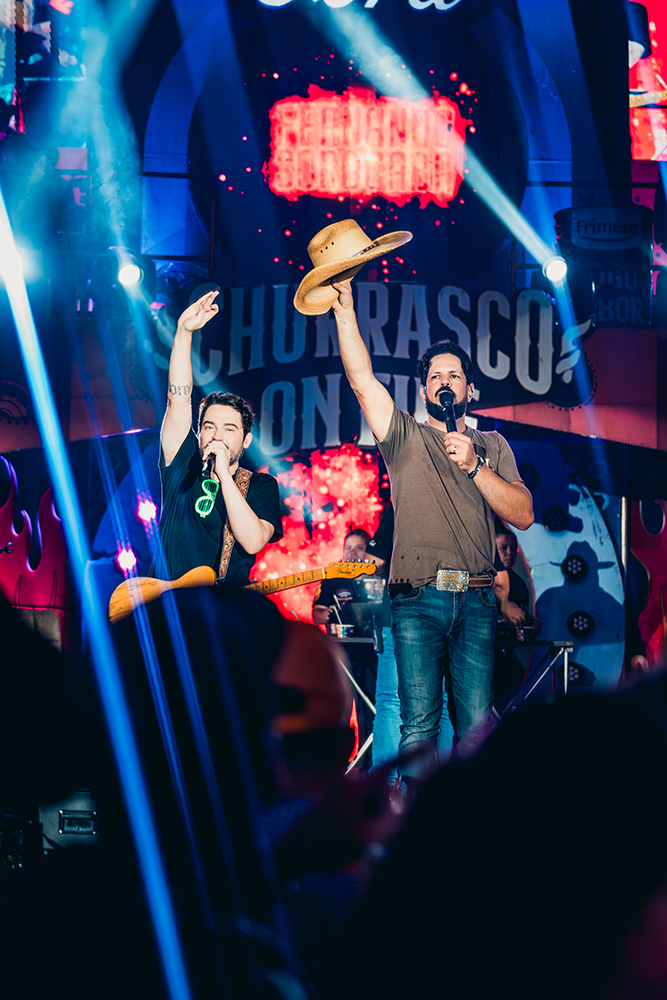 Sucesso absoluto!! Churrasco On Fire, da dupla Fernando & Sorocaba, desembarcou em Porto Rico no feriado de Carnaval pelo quarto ano consecutivo 6 DGV01824 Enhanced NR