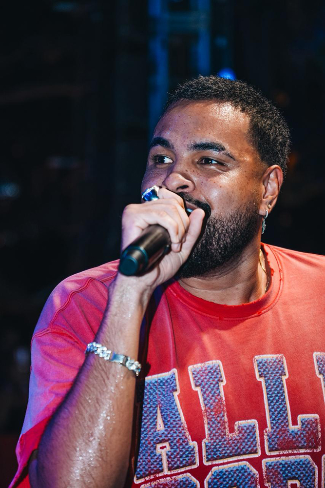 Bloco “Seremos Felizes” de Yan reúne 10 mil pessoas na estreia e marca o Carnaval carioca 2 IMG 20260215 WA0069