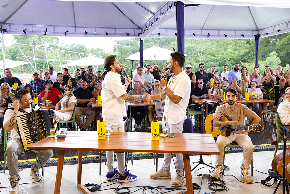 VH & Alexandre gravam audiovisual “Ouve Aí” no Espaço Vinny BBQ, em Goiânia 2 IMG 1372.JPG