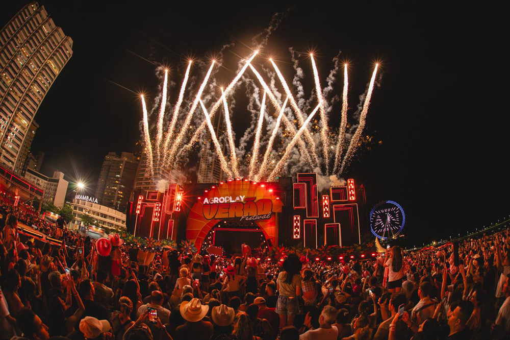 AgroPlay Verão Festival reúne 350 mil pessoas e consolida Balneário Camboriú como palco do maior Carnaval Sertanejo do país 13 PHOTO 2026 02 16 14 37 11