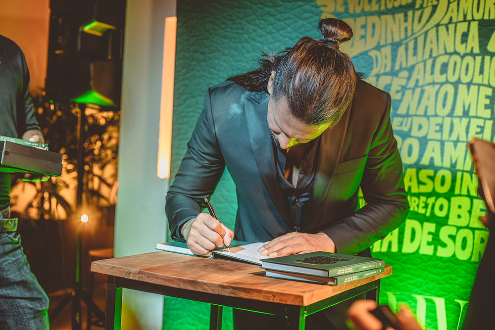 Thales Lessa lança livro e apresenta músicas inéditas com Panda em noite intimista 10 2026.03.17 LivroThalesLessa Fotospor@ViviVacqua 157
