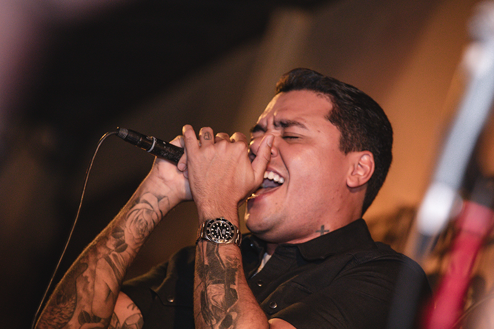 De surpresa, Felipe Araújo invade o palco do Villa Country e anima a madrugada do público 2 AUR0730