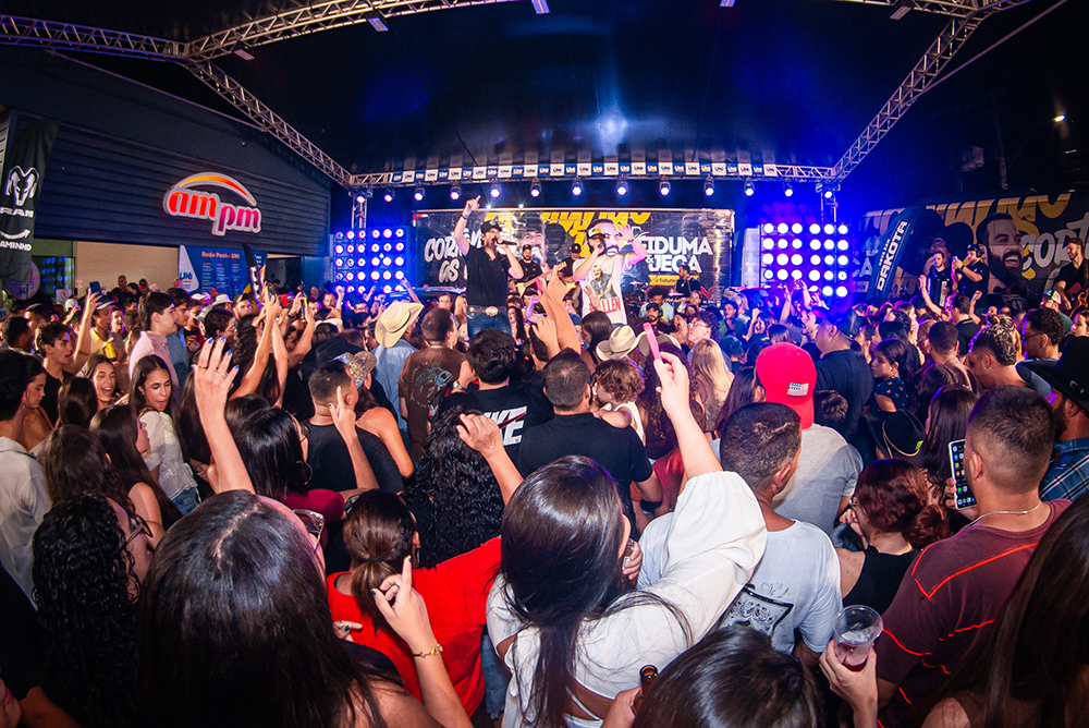 Fiduma & Jeca surpreendem o público outra vez e reúnem mais de 5 mil pessoas em show surpresa em Araçatuba/SP 2 IMG 1092