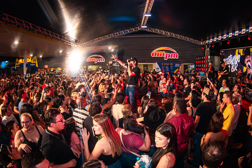 Fiduma & Jeca surpreendem o público outra vez e reúnem mais de 5 mil pessoas em show surpresa em Araçatuba/SP 3 IMG 1095