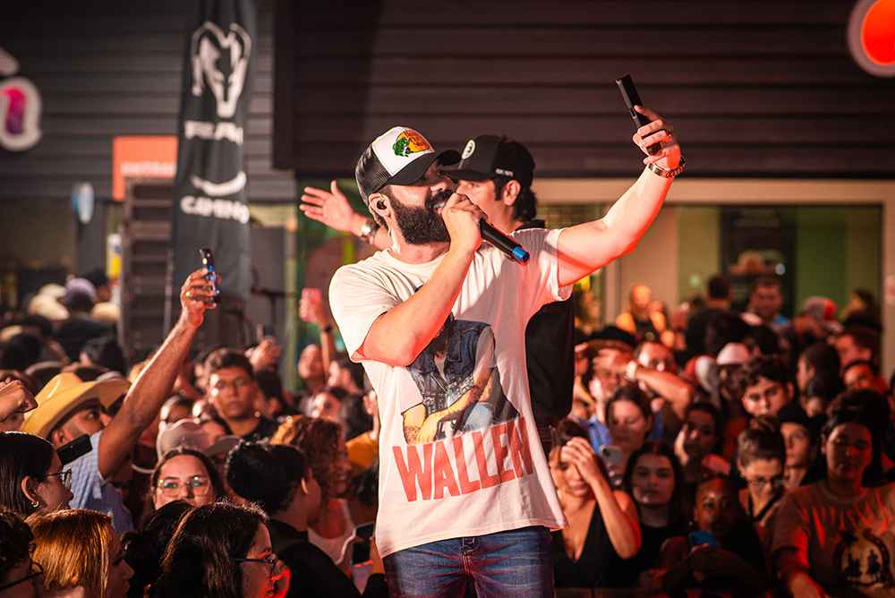 Fiduma & Jeca surpreendem o público outra vez e reúnem mais de 5 mil pessoas em show surpresa em Araçatuba/SP 4 IMG 1128