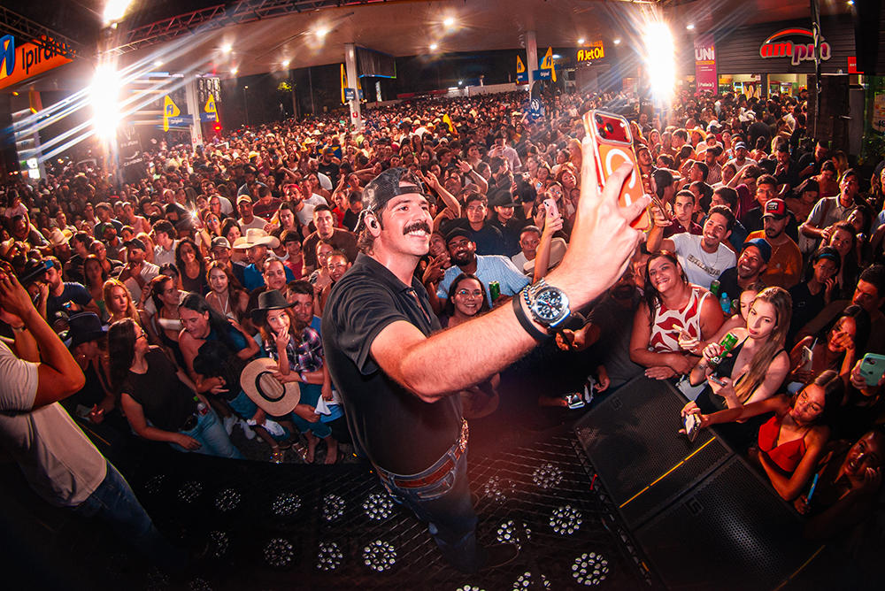 Fiduma & Jeca surpreendem o público outra vez e reúnem mais de 5 mil pessoas em show surpresa em Araçatuba/SP 5 IMG 1147