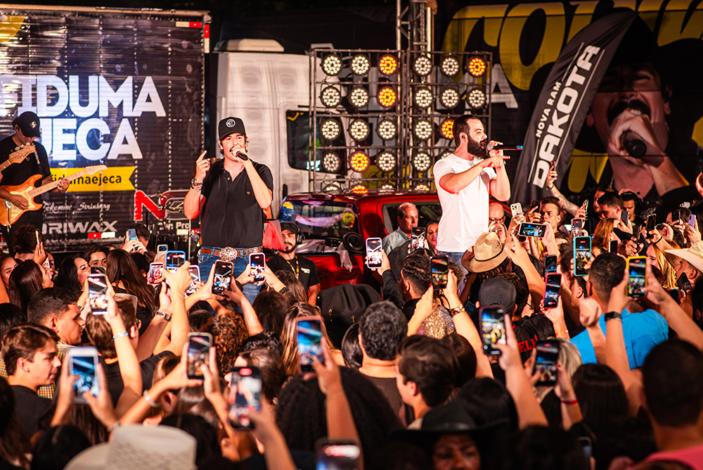 Fiduma & Jeca surpreendem o público outra vez e reúnem mais de 5 mil pessoas em show surpresa em Araçatuba/SP 6 IMG 1162