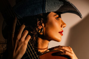 Paula Fernandes lança 'Mentiras', sucesso de Adriana Calcanhotto, que faz parte da trilha sonora da novela "Coração Acelerado", da TV Globo 1 PF cover Mentiras