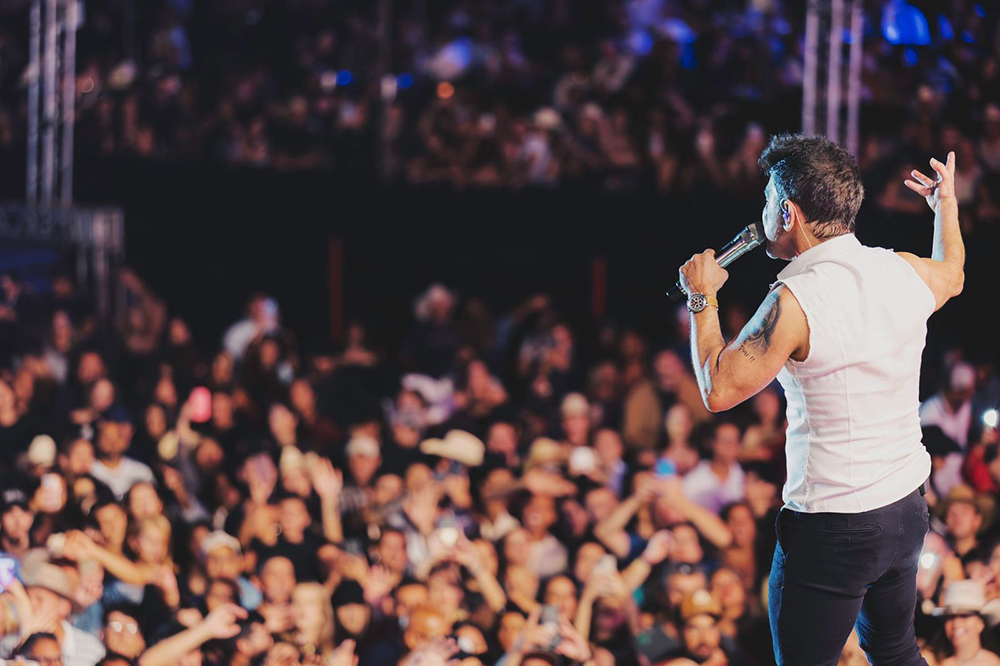 Zezé Di Camargo emociona público em noite marcante com a turnê “Rústico” em Monte Sião-MG 4 Vm1Bk7g