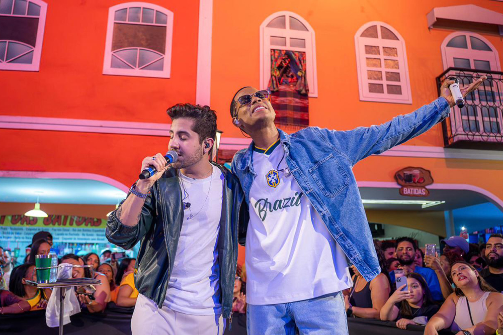 Hugo Henrique brilha em participacao especial no DVD Pra Encher e Derramar 7 de Netto Brito em Sao Paulo