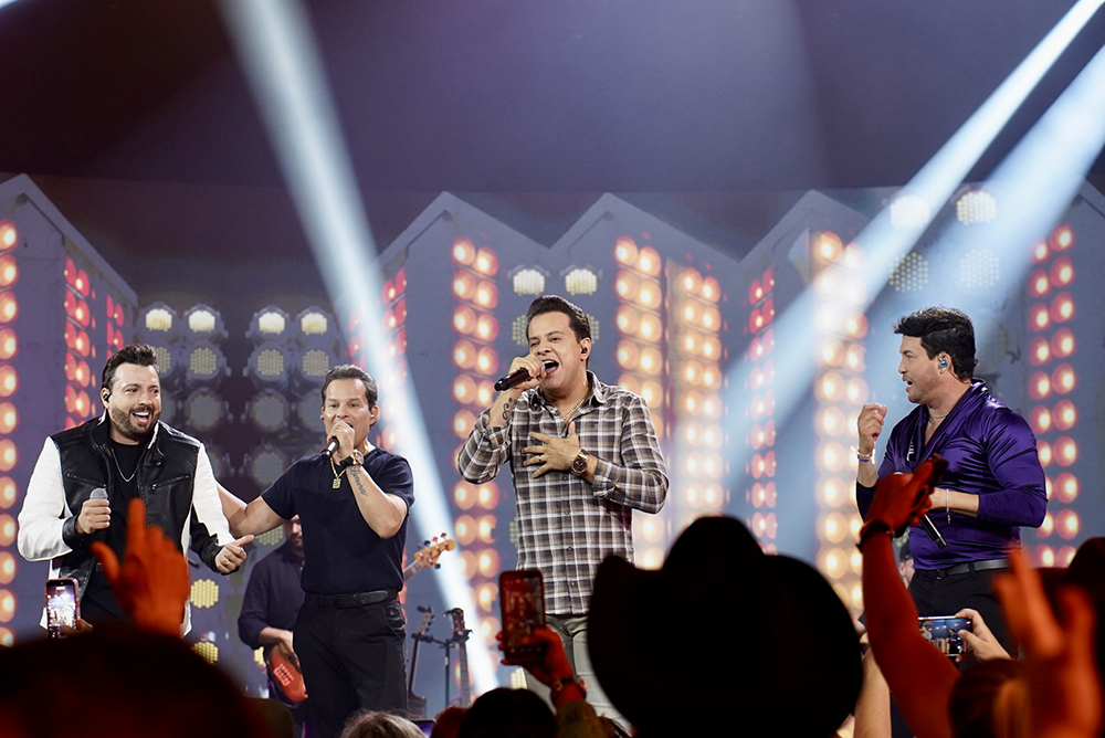 Ruan & Leandro gravam DVD histórico em Americana 4 Ruan Leandro e Joao Neto Frederico Credito Gustavo Bueno