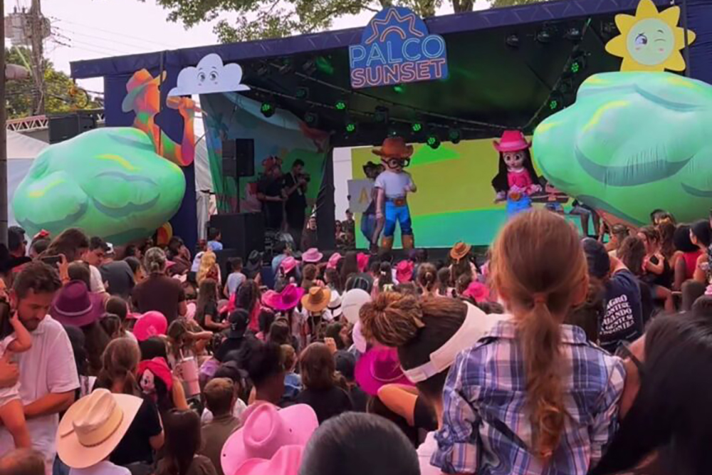 Turma da Boiadeirinha transforma domingo da Expo Londrina em festa pra toda a família 6 WhatsApp Image 2026 04 13 at 15.35.24 1 768x810 1