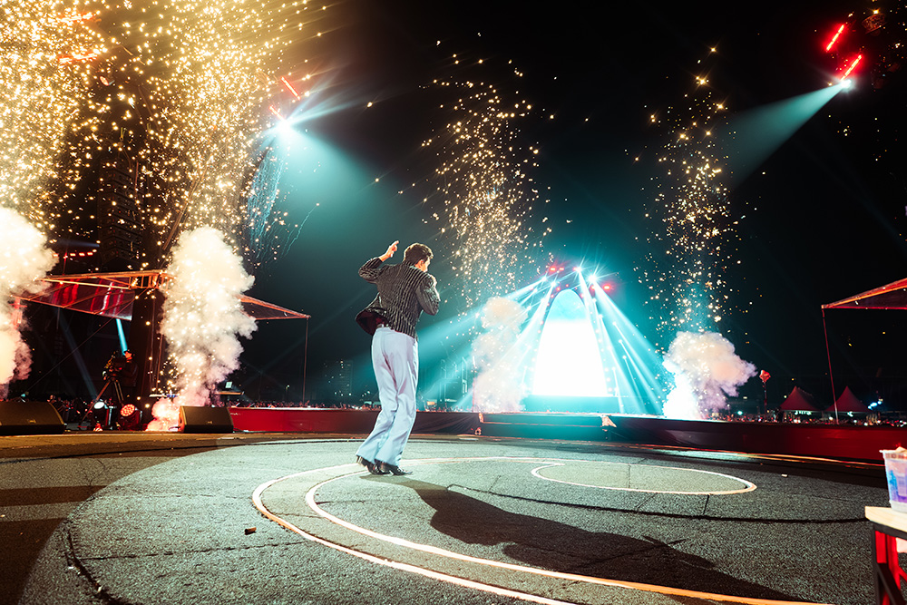 Luan Santana leva 45 mil ao Parque Olímpico e grava feat com Ricky Martin 7 @porangaba 7402481