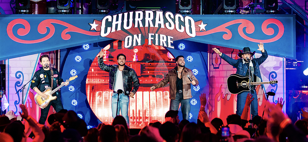 Fernando & Sorocaba e Danilo & Davi gravam nova versão do hit “Paga Pau” durante o Churrasco On Fire em Londrina 3 Danilo e Davi Credito guilhermesantosfoto 1 1