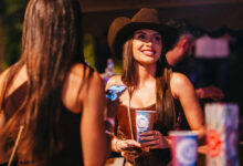 Em um ambiente unico sem a presenca de camarotes Barbecue Tour 2026 une o melhor do churrasco e do sertanejo com a presenca confirmada das linhas Corote Drinks Ice e Corote Drinks Ice Ultra