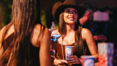 Em um ambiente unico sem a presenca de camarotes Barbecue Tour 2026 une o melhor do churrasco e do sertanejo com a presenca confirmada das linhas Corote Drinks Ice e Corote Drinks Ice Ultra