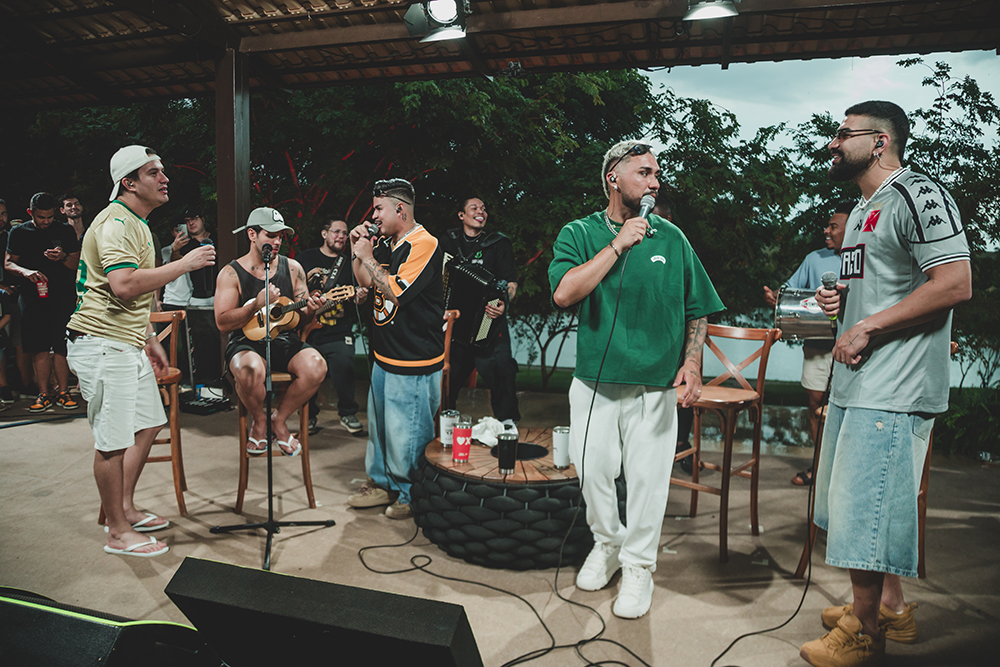 Com Dilsinho e Hugo & Guilherme, Rafa & Júnior apresentam “Pega em Segredo” 2 Copia de LIVE NOPELO 012