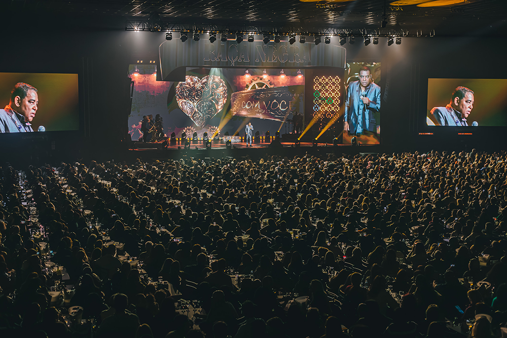 Raça Negra lota Espaço Unimed e celebra o amor em noite histórica de sucessos 5 Espaco Unimed Raca Negra 14 06 26 Fotos Marcos Oliveira @marcosoliveirapht 10