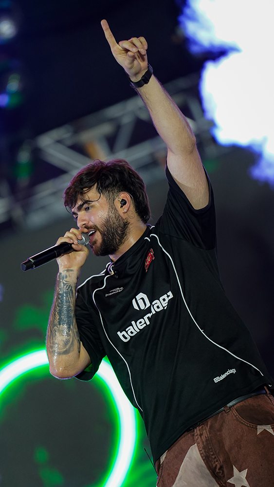 Kadu Martins reúne multidão e mostra versatilidade em show no São João de Mossoró 5 IMG 3531.JPG