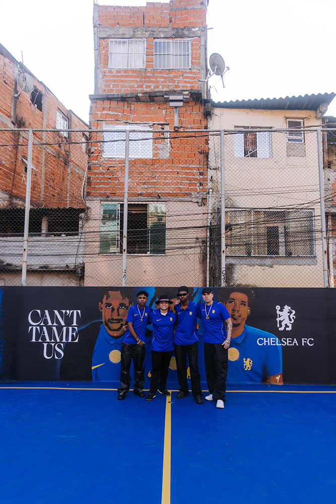 Mc Meno K e Filho do Piseiro “vazam” nova camisa do Chelsea FC durante inauguração de quadra revitalizada em Diadema 2 IMG 9524.JPG