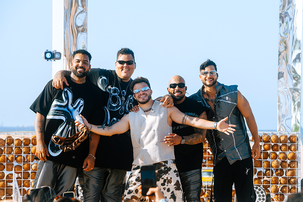 LAPADA DELA: colaboração entre Menos é Mais e Matheus Fernandes chega a 1 bilhão de streams 1 Menos e Mais e MF por Romilson Sales.png