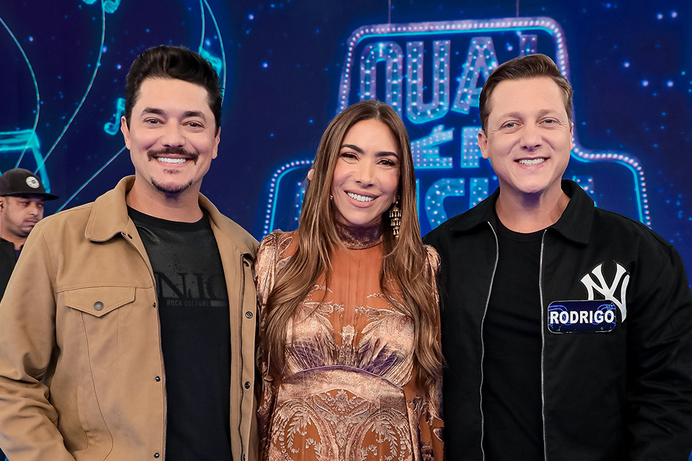 George Henrique & Rodrigo participam do Programa Silvio Santos neste domingo (19) 1 COPIA090626 Programa Silvio Santos com Patricia Abravanel PGM 943 Fotos Gabriel Cardoso SBT 9782
