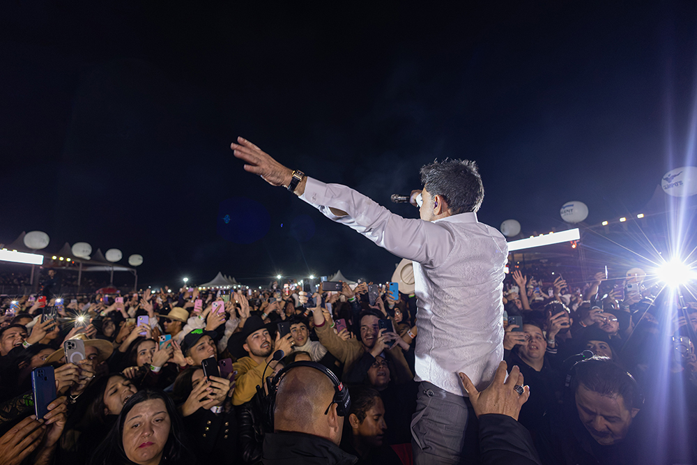 Zezé Di Camargo bate recorde e emociona fãs em quatro cidades durante maratona de shows 7 IMG 3024