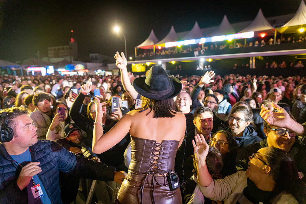 Gabi & Rapha se apresentam para mais de 20 mil pessoas no Festival de Inverno de Amparo 2 IMG 4149