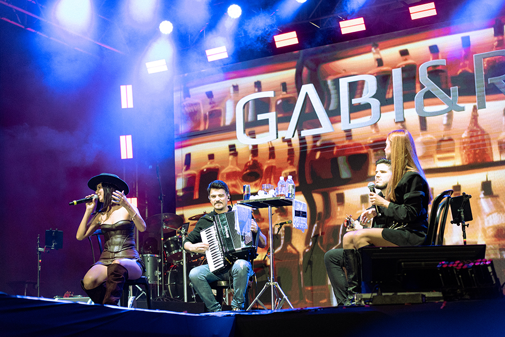 Gabi & Rapha se apresentam para mais de 20 mil pessoas no Festival de Inverno de Amparo 3 IMG 4957