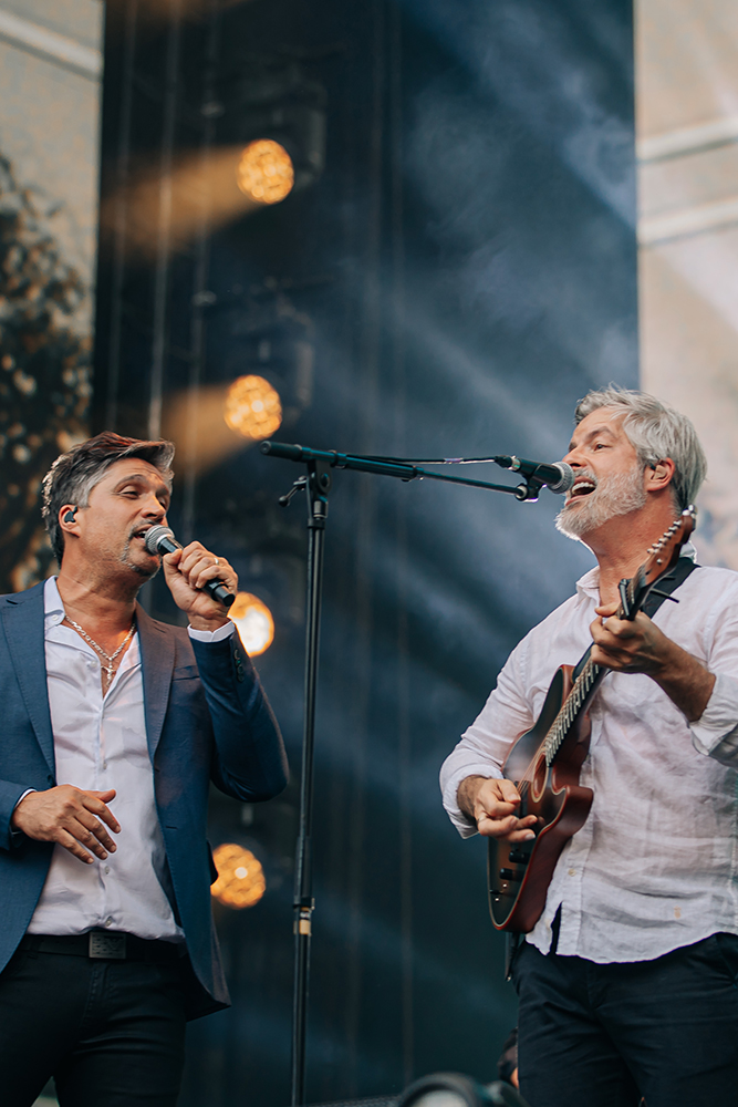 Com Chitãozinho & Xororó, Zezé Di Camargo & Luciano, Daniel, Os Menotti, Victor & Leo e Matogrosso & Mathias, turnê HISTÓRIAS chega a SP neste sábado 4 @porlauracarvalho4