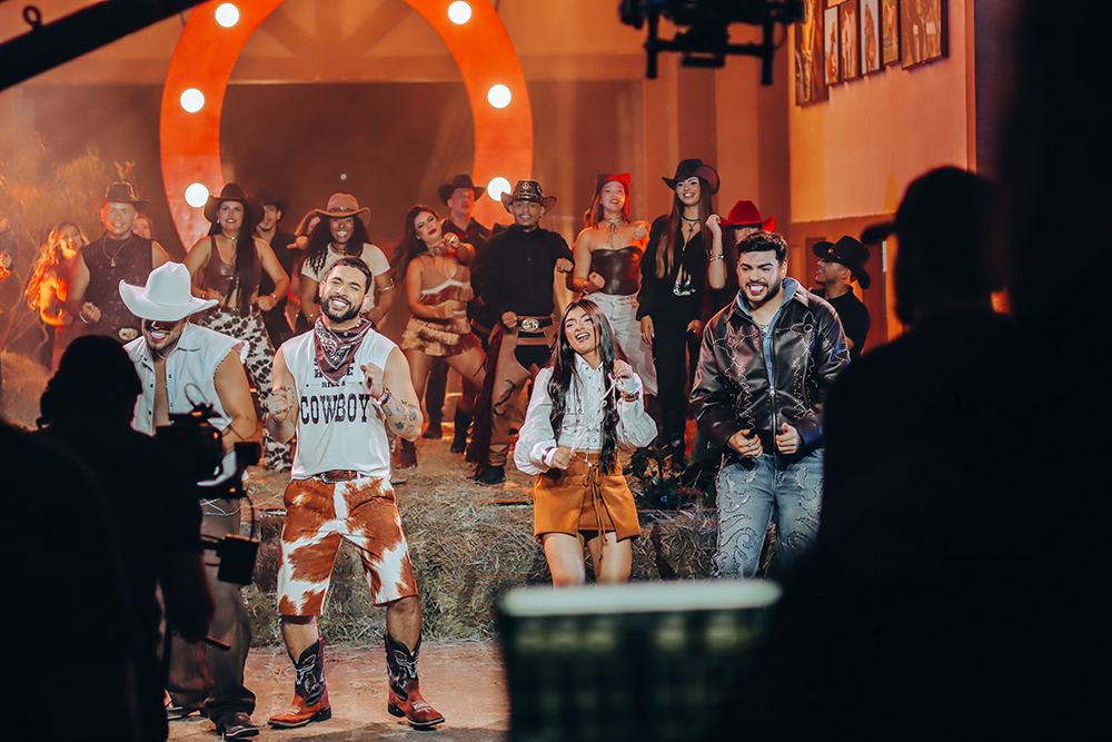 AUGEBOYS: Henry Freitas, Kadu Martins e Núzio Medeiros gravam “Parabéns, Vaqueira”, primeiro feat do trio 2 AugeBoys e Talita Mel por Neto Lacerda