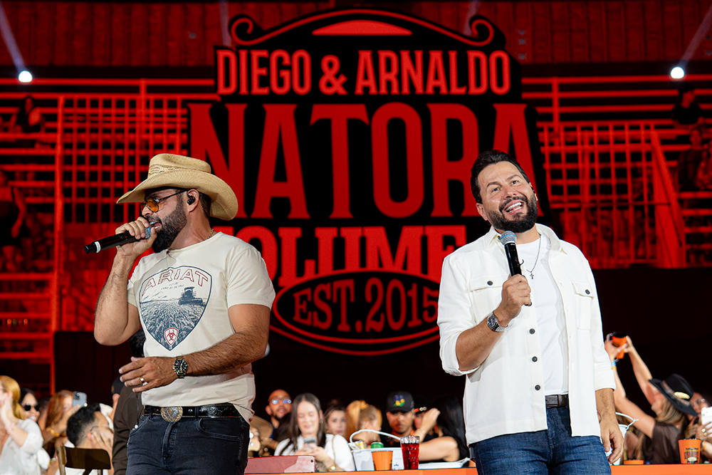 Após sucesso em gravação na cidade de São José do Rio Preto, Diego & Arnaldo fazem história em Cuiabá 1 Diego e Arnaldo Creditos Ezequias Mendes 3