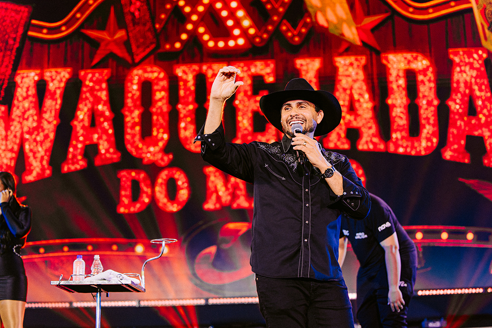 Mano Walter comemora sucesso do "Waquejada do Mano 2" em Lagarto, ao lado de Wesley Safadão e Rey Vaqueiro 1 IMG 9920.JPG