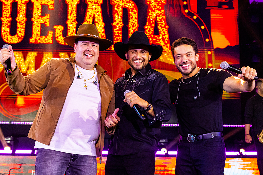 Mano Walter comemora sucesso do "Waquejada do Mano 2" em Lagarto, ao lado de Wesley Safadão e Rey Vaqueiro 3 Waquejada do Mano 2 1