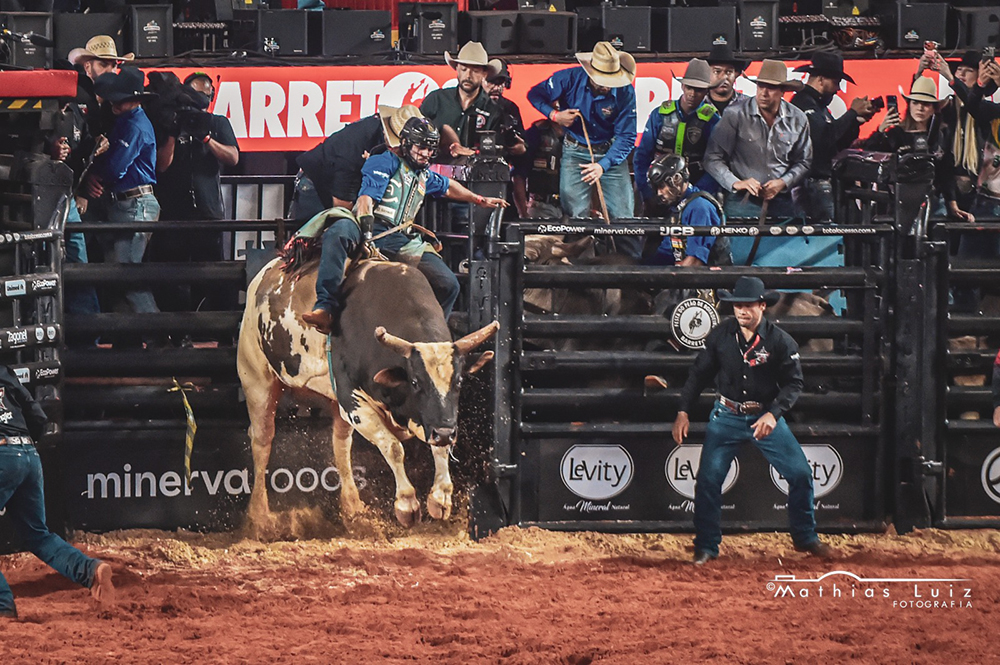 Barretos International Rodeo reúne competidores de quatro países a partir desta quinta-feira 1 WhatsApp Image 2026 08 26 at 20.07.14