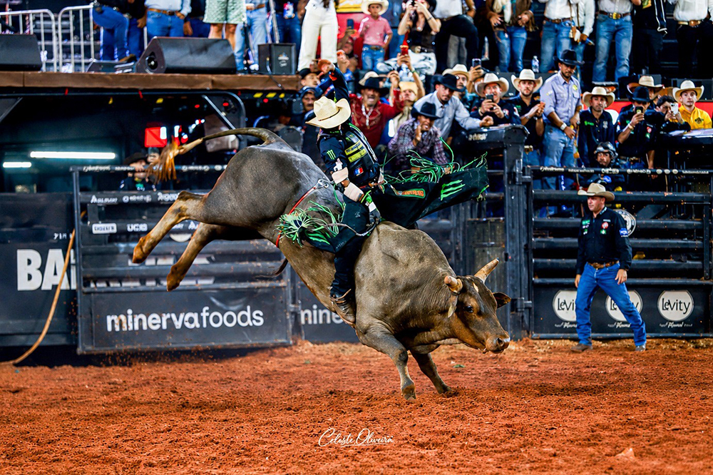 Campeão mundial conquista maior nota na abertura do Barretos International Rodeo 1 WhatsApp Image 2026 08 28 at 03.16.52