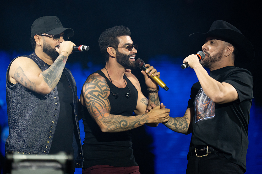 Gusttavo Lima anuncia parceria com Diego & Victor Hugo durante show no Camaru, em Uberlândia 1 IMG 2358