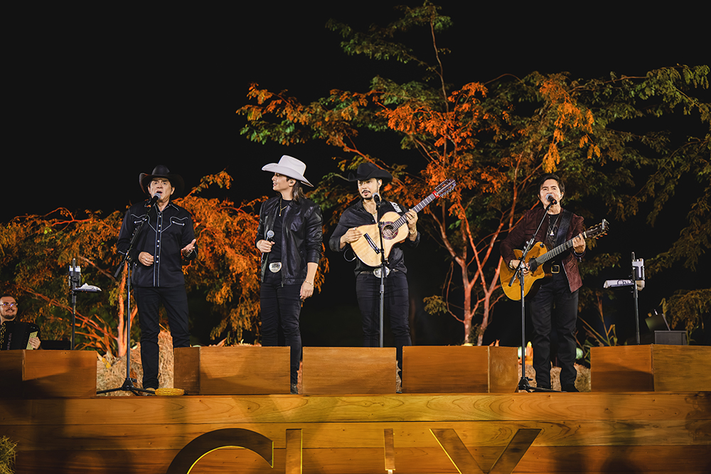 Chitãozinho & Xororó apresentam “Meninos de Roça – Vol. 2” e revisitam sucesso dos anos 90 5 Mayck Lyan 2