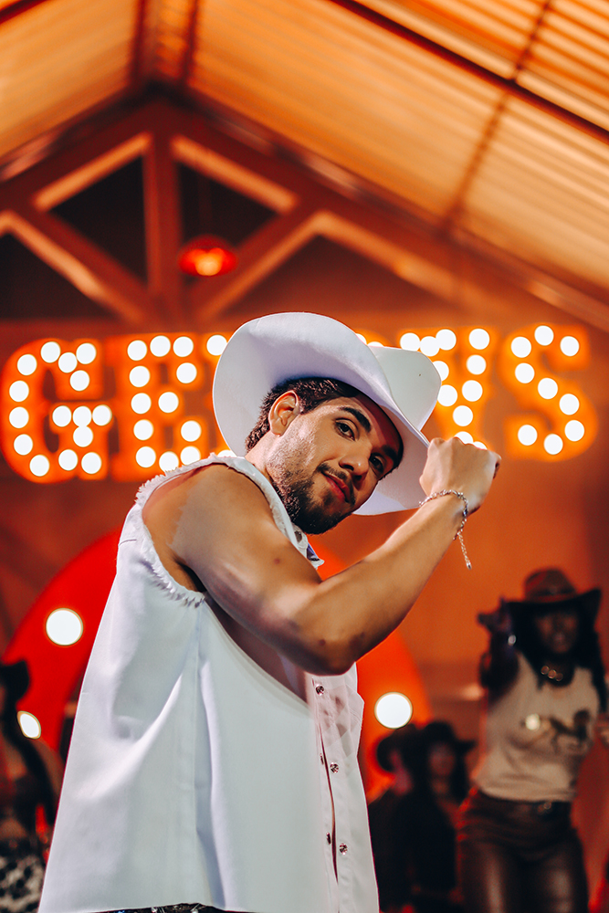 Após gravação do primeiro audiovisual em Fortaleza, AUGEBOYS lançam feat inédito com Talita Mel 9 Nuzio Medeiros por Netto Lacerda