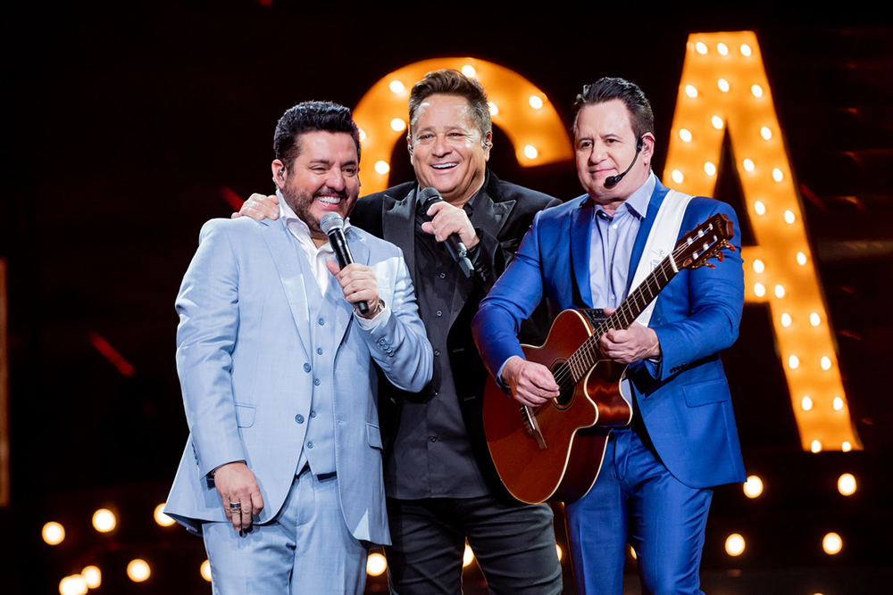 Leonardo e Bruno & Marrone protagonizam despedida histórica do projeto "Cabaré", neste sábado, na Mercado Livre Arena Pacaembu 1 unnamed 30