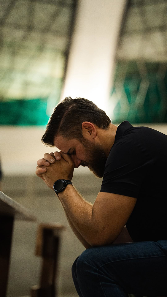 Zé Neto & Cristiano chegam a Brasília e visitam a “Catedral Metropolitana Nossa Senhora Aparecida” para agradecer aos 15 anos de carreira 1 Missa bsb 2.jpg