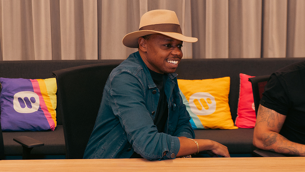 Warner Music Brasil aposta na força da música regional e assina com Thácio 3 link13